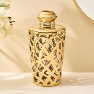 Vase à fleurs moderne en métal ajouré, finition argent poli, fait main, résistant à la rouille, design géométrique évidé pour la décoration intérieure de luxe - Product Image 2