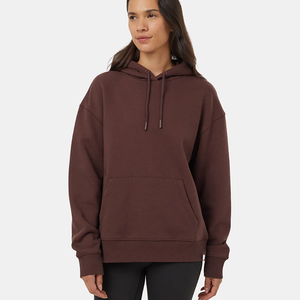 Sweat-shirt marron élégant de haute qualité avec poche avant, un essentiel décontracté de la mode durable, parfait pour se détendre et les journées actives, par Ako - Product Image 1