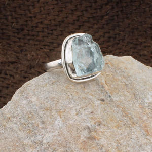 แหวนเงินแท้ 925 ประดับพลอยอะความารีนธรรมชาติ งานแฮนด์เมด แหวนทำมือโดยช่างฝีมือ เครื่องประดับประจำเดือนมีนาคม ขายส่ง - Product Image 2