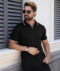 เสื้อวิ่งผู้ชายผ้าไนลอนถักน้ำหนัก 160 กรัม แห้งเร็ว แขนสั้น ระบายอากาศดี เหมาะสำหรับออกกำลังกาย ฟิตเนส มีกระเป๋าปักลาย  แบบเรียบสีพื้น - Product Image 3