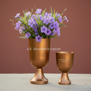 Vases en métal finition laiton de qualité supérieure, ensemble de 2 pièces, récipients à fleurs en forme de calice, pour mariage, fête, événements écologiques modernes, hôtels, intérieur - Product Image 6
