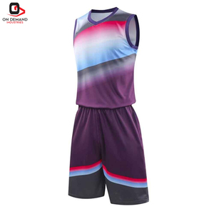 Service OEM en gros : Maillots et shorts de basketball respirants avec logo d'équipe personnalisable et qualité supérieure pour les équipes scolaires - Product Image 1
