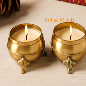 Vases à bougies en laiton, contenants à bougies en métal, porte-bougie en laiton de luxe vides avec logo personnalisé, écologiques - Product Image 2