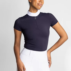Camisa de equitación para mujer moderna, tela suave y ligera, ajuste cómodo y diseño elegante y profesional. - Product Image 1