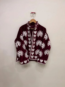 เสื้อโค้ทกำมะหยี่ปักลายสำหรับผู้หญิงไซส์ใหญ่ คอจีน แขนยาว ลายดอกไม้รูปหัวใจ เสื้อคลุมลำลองสำหรับฤดูใบไม้ร่วง - Product Image 1