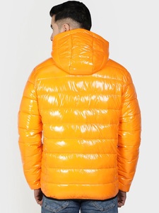 Veste matelassée à capuche orange pour homme, coupe-vent, fermeture éclair sur le devant, vêtement d'hiver décontracté, couleur unie, rembourrage épais en polyester - Product Image 3