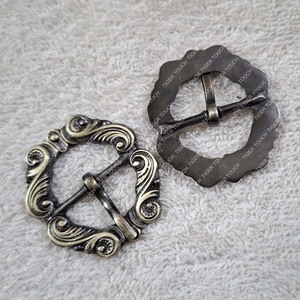 buckle <b>Decorative</b> Pattern <b>Retro</b> Zinc Alloy Clothing MEDIEVAL Belt Buckle Ornate Brass Buckle 16th-17th century TT-7921 M - Product Image 3
