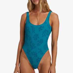 Nuevo Diseño 2026: Traje Deportivo de Una Pieza con Espalda Cruzada para Mujer, con Logotipo Personalizado y Estampado por Sublimación - Product Image 1