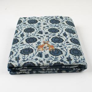 Tissu en voile de coton pur à 100% fait main en Inde, imprimé floral, léger, imprimé Dabu - Product Image 4