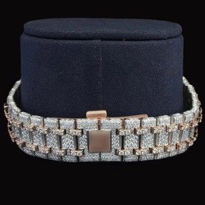 Reloj de Moda para Hombre, Cronógrafo Personalizado de Fábrica, Dos Tonos, Completamente Cubierto de Diamantes Moissanite, Esfera Redonda, con Fecha Automática, Estilo Hip Hop - Product Image 4