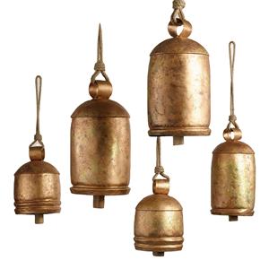 Campanas Colgantes Harmony al por Mayor con Acabado Dorado Rústico, Campanas de Metal con Forma de Vaca para Decoración con Cuerda y Acabado Antiguo - Product Image 1
