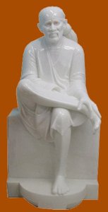 Statue de Lord Sai Baba en magnifique marbre blanc, en position assise, travail artisanal étonnant pour la décoration de la maison et du temple, pour la vénération. - Product Image 3