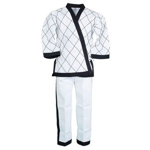 Uniforme de Taekwondo de tacto suave y ligero, ideal para el entrenamiento y deportes de combate. - Product Image 3
