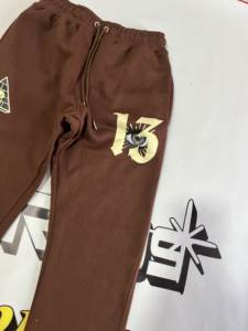 Ensemble de survêtements pour homme avec pantalon coupe droite courte imprimé sur toute la surface et sweat-shirt à manches longues imprimé - Product Image 3