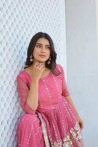 Costume indien Salwar Kameez de créateur pakistanais vêtements ethniques pour femmes en Georgette, broderie à la main - Product Image 6