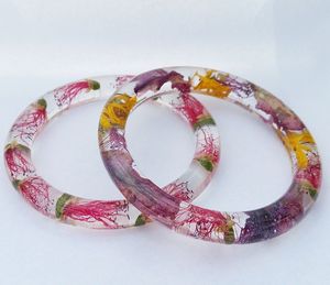 Brazalete moderno de resina transparente con piezas de concha incrustadas, joyería de moda de lujo para mujer - Product Image 1