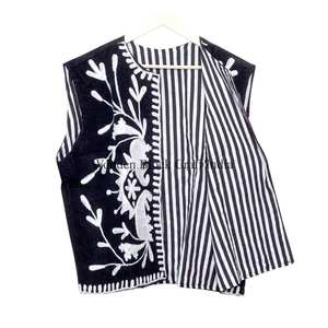 Chaleco sin mangas estilo floral vintage para mujer, chaleco corto con bordado floral único, relleno de algodón, ideal para regalo. - Product Image 6