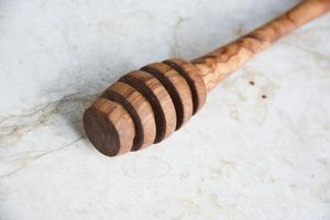 Palitos de madera al por mayor personalizados para mezclar miel, dispensar y rociar miel de tarros. - Product Image 5