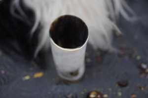 Mug à boire artisanal en corne de buffle naturelle, verre à bière vintage rustique réutilisable pour les cocktails - Product Image 2