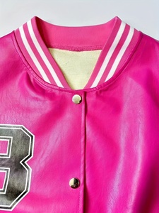Veste universitaire courte rose en similicuir PU pour femme, style oversize, collection hiver décontractée, qualité supérieure, automne - Product Image 3