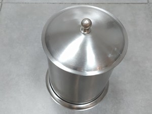 Poubelle en métal de qualité supérieure, résistante à la rouille, pour salle de bain d'hôtel - Product Image 3