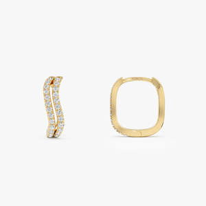 Hermosos pendientes de aro tipo huggie de plata de ley chapada en oro de 14k con moissanita y pavé de oro de 14k, diseño de onda, minimalistas para mujer. - Product Image 2