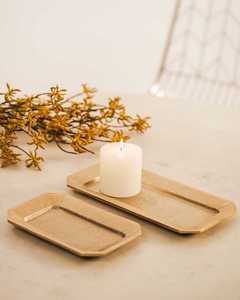 Plateau décoratif ovale en métal fait main multi-usages avec pieds en boule dorée, design minimaliste, pièce unique, plateau pour la maison - Product Image 6