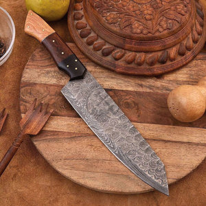Cuchillo de cocina Santoku japonés de acero de Damasco forjado a mano de calidad premium, hoja afilada martillada de 8 pulgadas con mango de madera. - Product Image 3