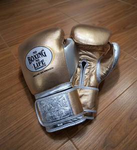 Gants de boxe professionnels No Boxing No Life en cuir de vachette de qualité supérieure, personnalisables, légers, avec sangle de poignet réglable et fermeture auto-agrippante - Product Image 1