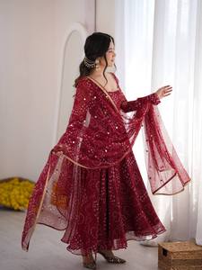 Traje Anarkali Étnico Indio para Mujer, Conjunto Anarkali de Georgette con Estampado Floral y Dupatta para Fiesta o Boda - Product Image 1