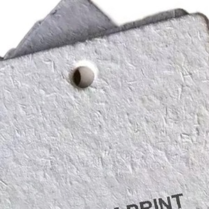 Étiquettes suspendues personnalisées pour vêtements, étiquettes solides et étiquettes de marque privée avec logo pour vêtements, chapeaux et chaussures - Product Image 2