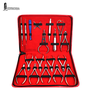 Kit de 18 Piezas de Herramientas Dentales de Ortodoncia Manuales de Acero Inoxidable de Alta Calidad con Alicates, Instrumentos Quirúrgicos Ligeros y Reutilizables - Product Image 1