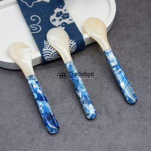 Cuillère élégante incrustée de nacre, accessoire de cuisine de luxe Tradebyd - Product Image 4