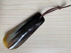 Lève-chaussures long et incurvé en corne de bœuf, artisanal, de haute qualité, écologique, taille personnalisée par AZ ENTERPRISES - Product Image 5