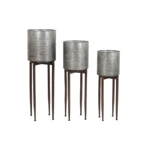 Ensemble de trois jardinières métalliques très vendues pour l'extérieur, la ferme, le jardin, l'entrée, la décoration de mariage, fabriquées à la main, taille personnalisable - Product Image 4