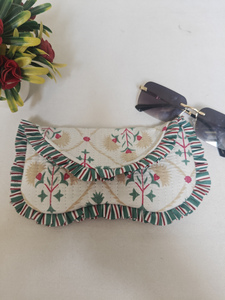 Estuche para gafas de sol rectangular acolchado estilo bohemio para mujer |   Estuche para Gafas Hecho a Mano de Algodón Suave con Volantes - Product Image 2