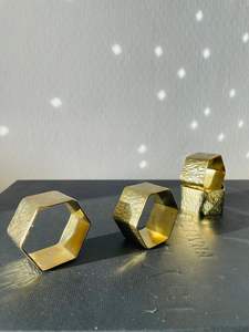 Anillo de Servilleta de Metal con Diseño Artístico, Adecuado para Mesas de Comedor Decorativas y Accesorios de Mesa de Lujo para el Hogar - Product Image 2