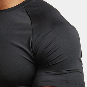Camiseta Deportiva Negra de Alta Elasticidad, Manga Raglán, Top de Culturismo, Absorbe la Humedad, Ropa Deportiva para Hombre - Product Image 3