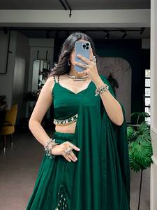 Ensemble Lehenga Choli en satin de soie émeraude infroissable avec dupatta brodé, tenue de mariage indienne traditionnelle pour femme, longueur ras du sol - Product Image 1