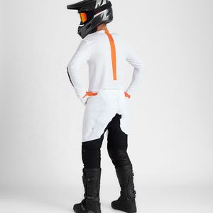 Combinaisons de motocross avec logos et étiquettes personnalisés Design robuste et élégant pour les professionnels de la course et les aventures hors route - Product Image 4