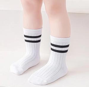 Chaussettes courtes pour hommes en Spandex/Coton tricotées unies, séchage rapide, respirantes, pour le sport estival, avec logo imprimé sur le bord en sérigraphie, noir et blanc - Product Image 3