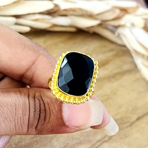 Bague Bohème Tendance en Onyx Tribal en Laiton Plaqué Or 18 carats pour Femme, Anneau Géométrique Vintage en Onyx Noir pour Vente en Gros/OEM/ODM - Product Image 3