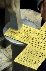 Luxury Gold Metal Bakhoor Burner Arabic Incense Burner Oud Burner Electric Style Bukhoor Burner Home Fragrance Decor - Product Image 6