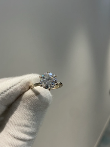 Bague solitaire classique en diamant de laboratoire taille ronde, 4/6 griffes, bague de fiançailles en or 14K/18K, fabricant de bijoux fins - Product Image 2