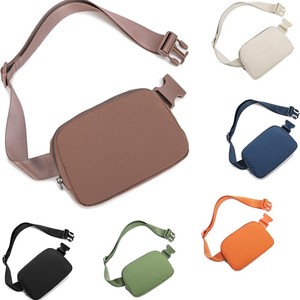 Riñonera unisex beige con cierre de cremallera para uso diario - Product Image 6