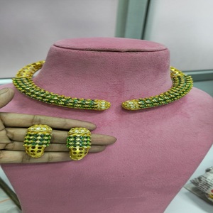 Conjunto de Collar Hasli de Primera Calidad, Joyería Tradicional India Ligera, Ideal para Bodas, Festivales - Product Image 1