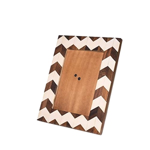 Magnifique cadre flottant imprimé sur bois, de qualité supérieure, idéal pour les cadeaux personnalisés et la distribution de certificats. - Product Image 2