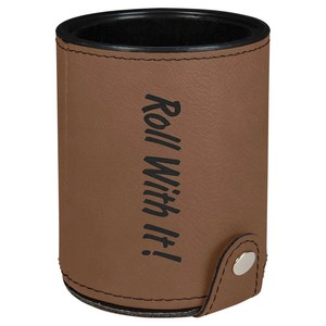 Ensemble de gobelets à dés en cuir véritable faits à la main de haute qualité, écologiques, personnalisables, avec doublure en feutre et design silencieux pour le rangement des dés et les jeux - Product Image 4