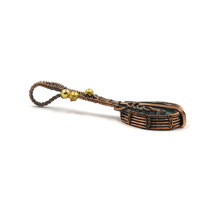 Colgante de Apatita al por mayor con alambre de guitarra, chapado en oro de 18K, cuerda de cobre, inspirado en la música bohemia, con corazón de piedra preciosa, llamativo. - Product Image 3