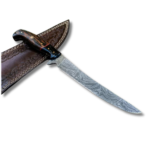 Couteau à filet en acier Damas fait main A&M Enterprises avec manche en bois foncé, poignée incurvée, étui en cuir gaufré, couteaux de chasse - Product Image 1